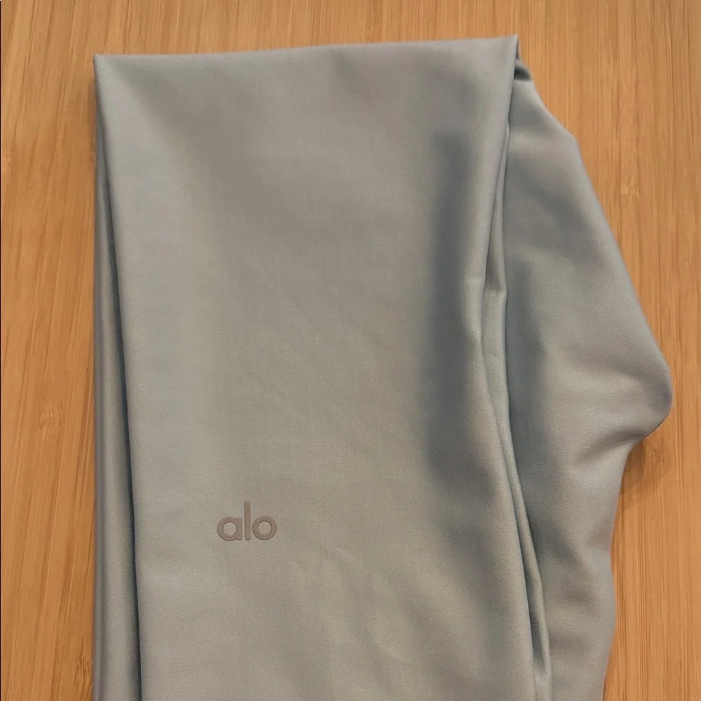 ALO high waist leggings in celestial blue - Picture 11 of 12